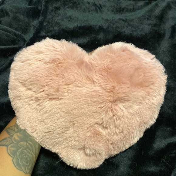 Brand new fluffy pink heart purse - Picture 1 of 4